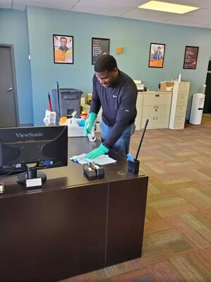 Office Cleaning Services in Kansas City, MO (2)